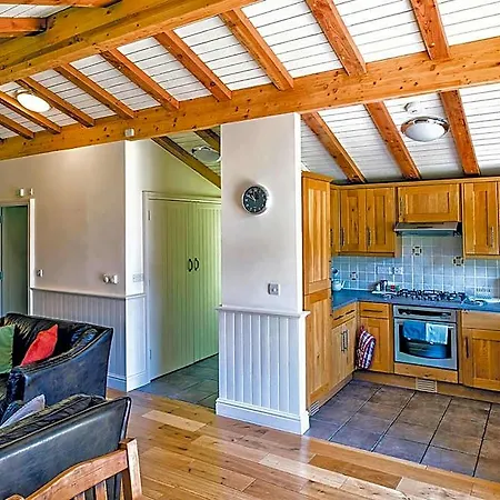 Great Wood Hotel *